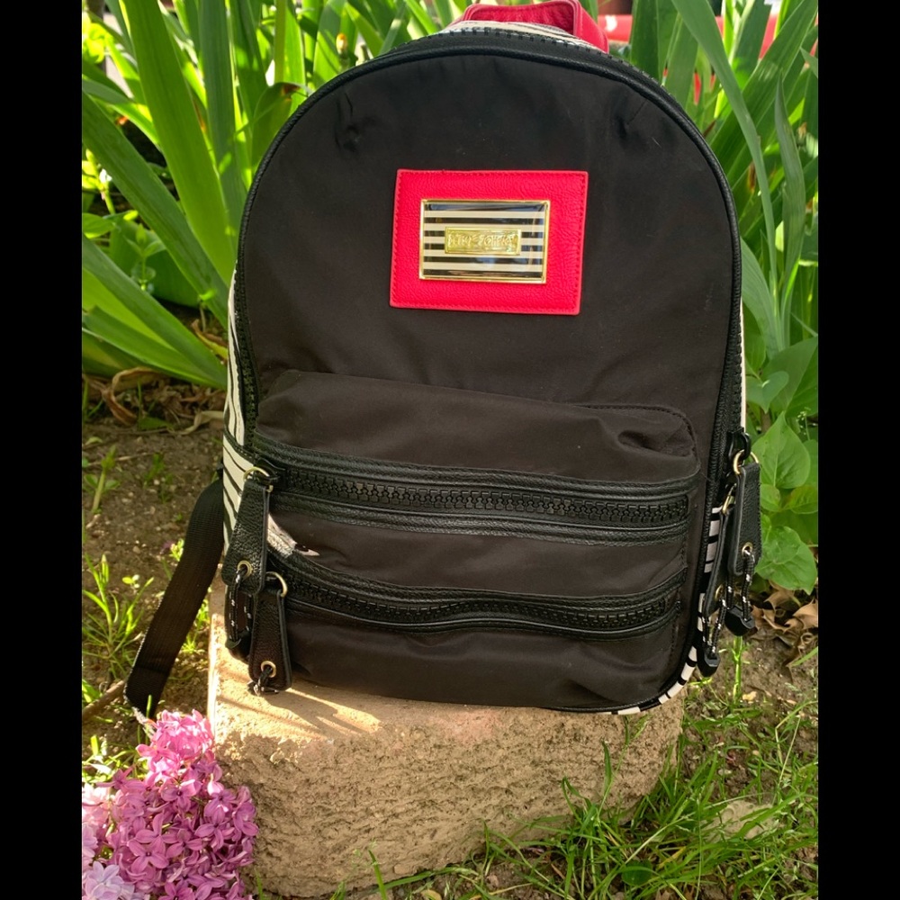 💥Steal of a Deal💥Betsey Johnson Adorable BP